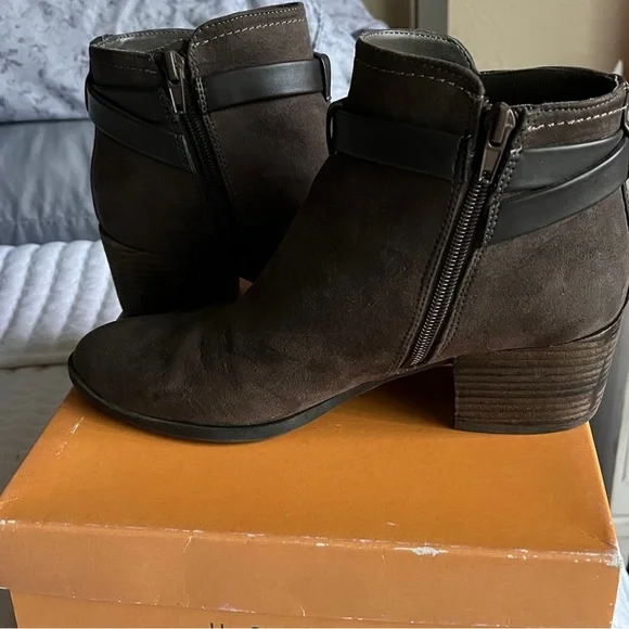 Women’s Unisa Suede Anke Boots - Picture 4 of 7